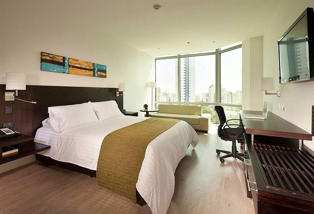 Nh Collection Royal Smartsuites Barranquilla  Room photo